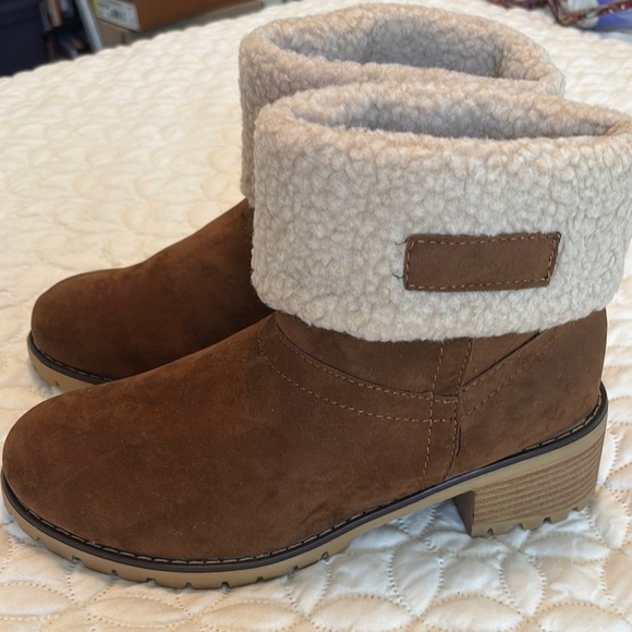 Cozy Brown Ankle Boots with Shearling Lining Brand New Size 41 - Picture 2 of 7